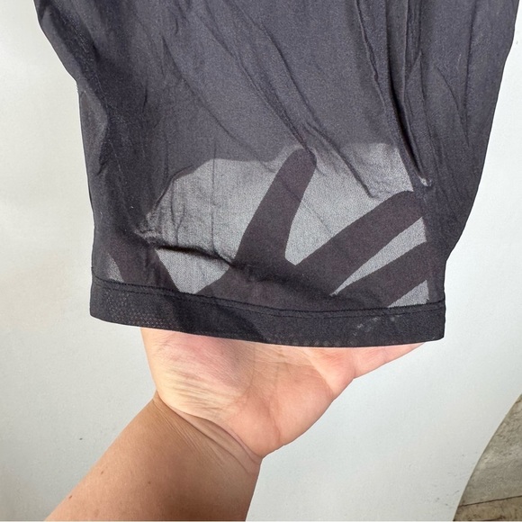 Lululemon Get Low Short Sleeve Black - Picture 8 of 8